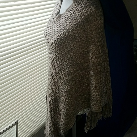 Last one! 💖New fringe poncho - Picture 8 of 8