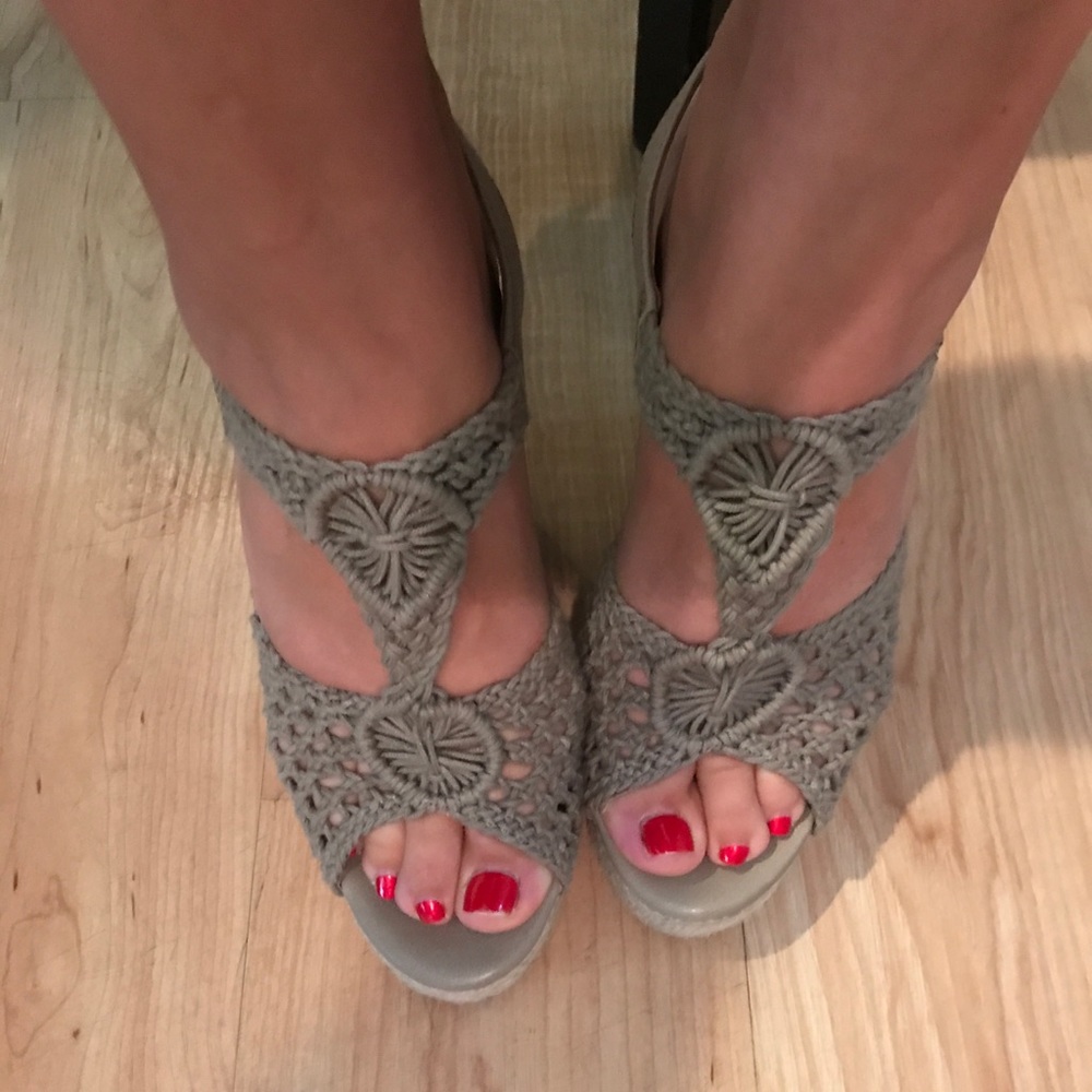 Lucky Brand beige espia drill wedges