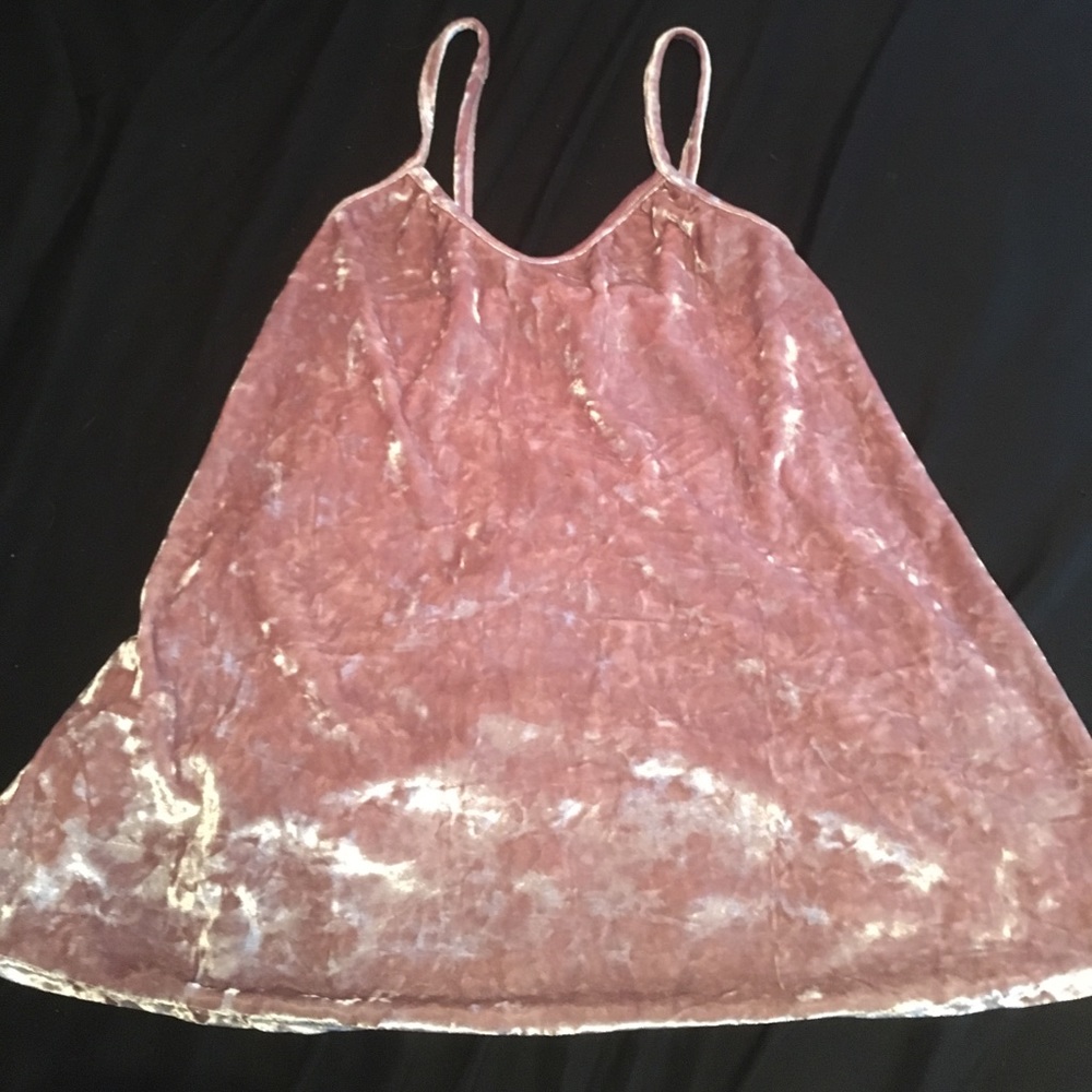 Baby pink crushed  velvet tank top.