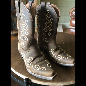 Ariat Girls Boots Size 3 - Like New