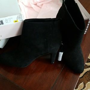 Black suede bandolino boots
