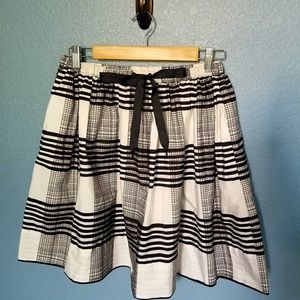 Joe Fresh A line plaid skirt with pockets!