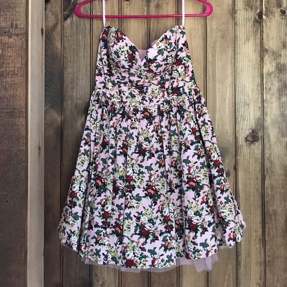 Floral strapless dress with tule underskirt