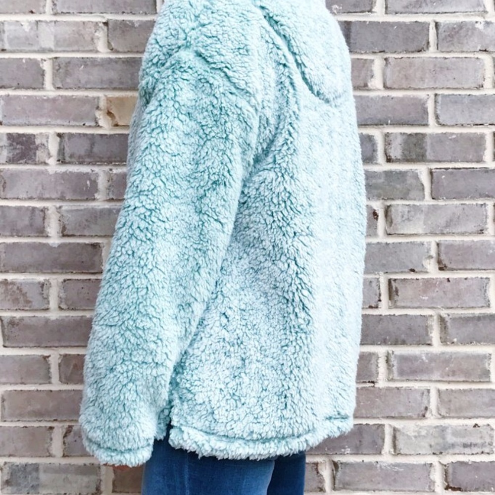 Sherpa Pullover in Seafoam - Picture 4 of 4