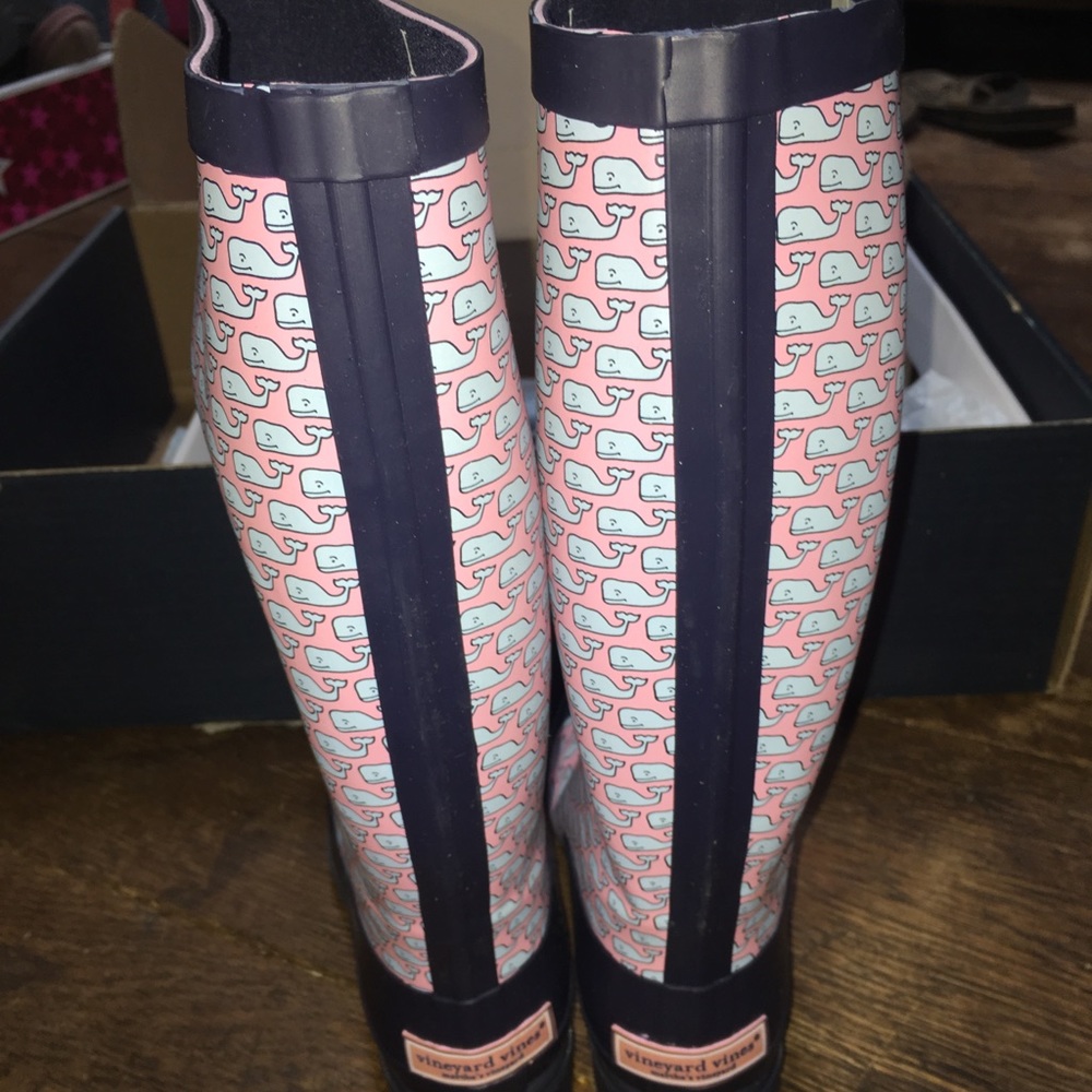 Vineyard vine rain boots