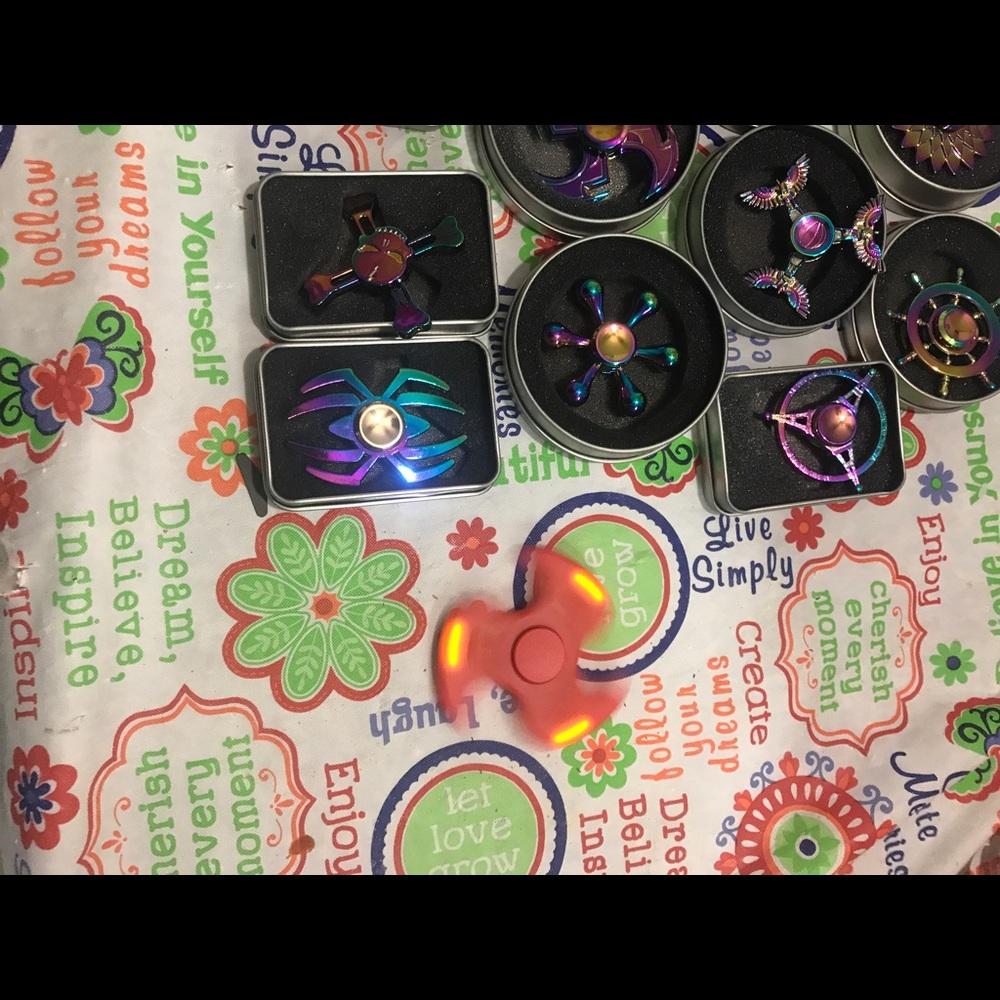Spinner - Picture 5 of 8