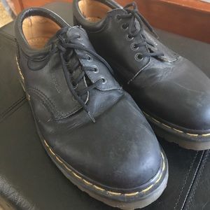 Dr. Martins Men’s size 11. Black lace up.