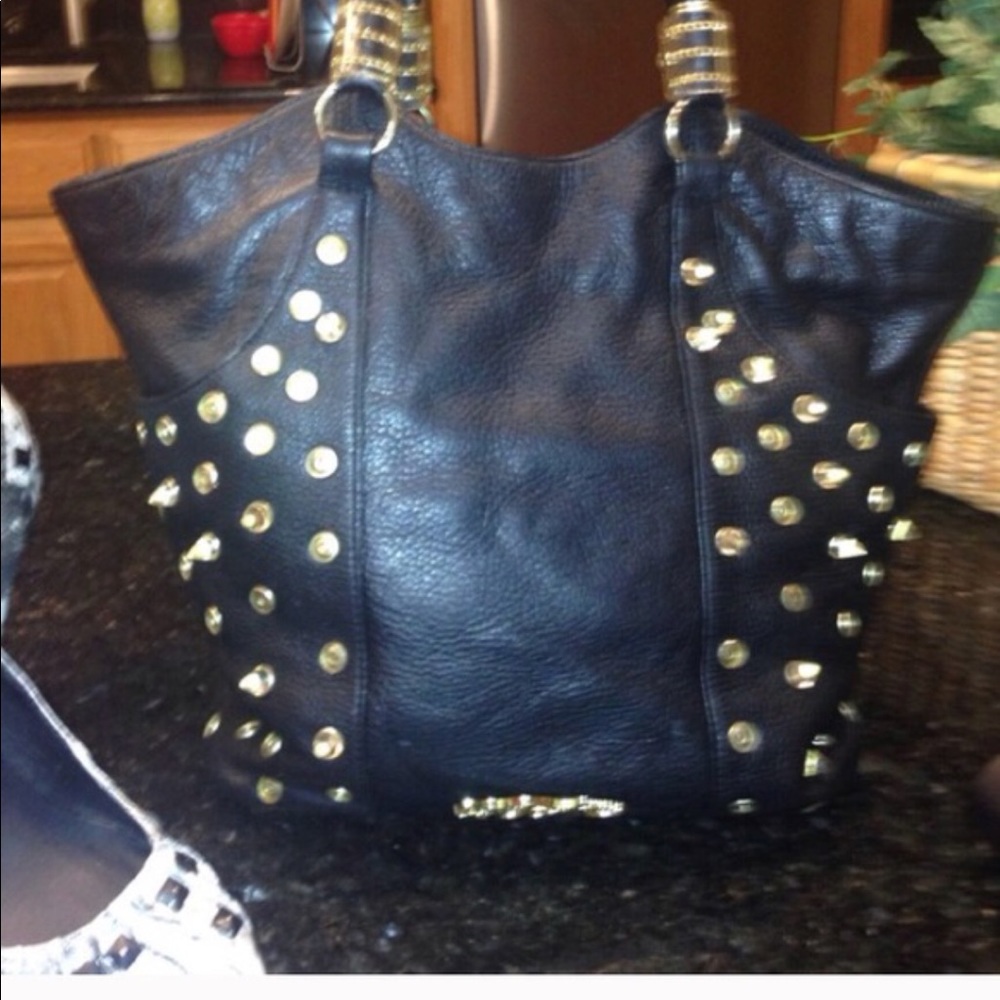 I am searching for this Betsy Johnson purse!!!