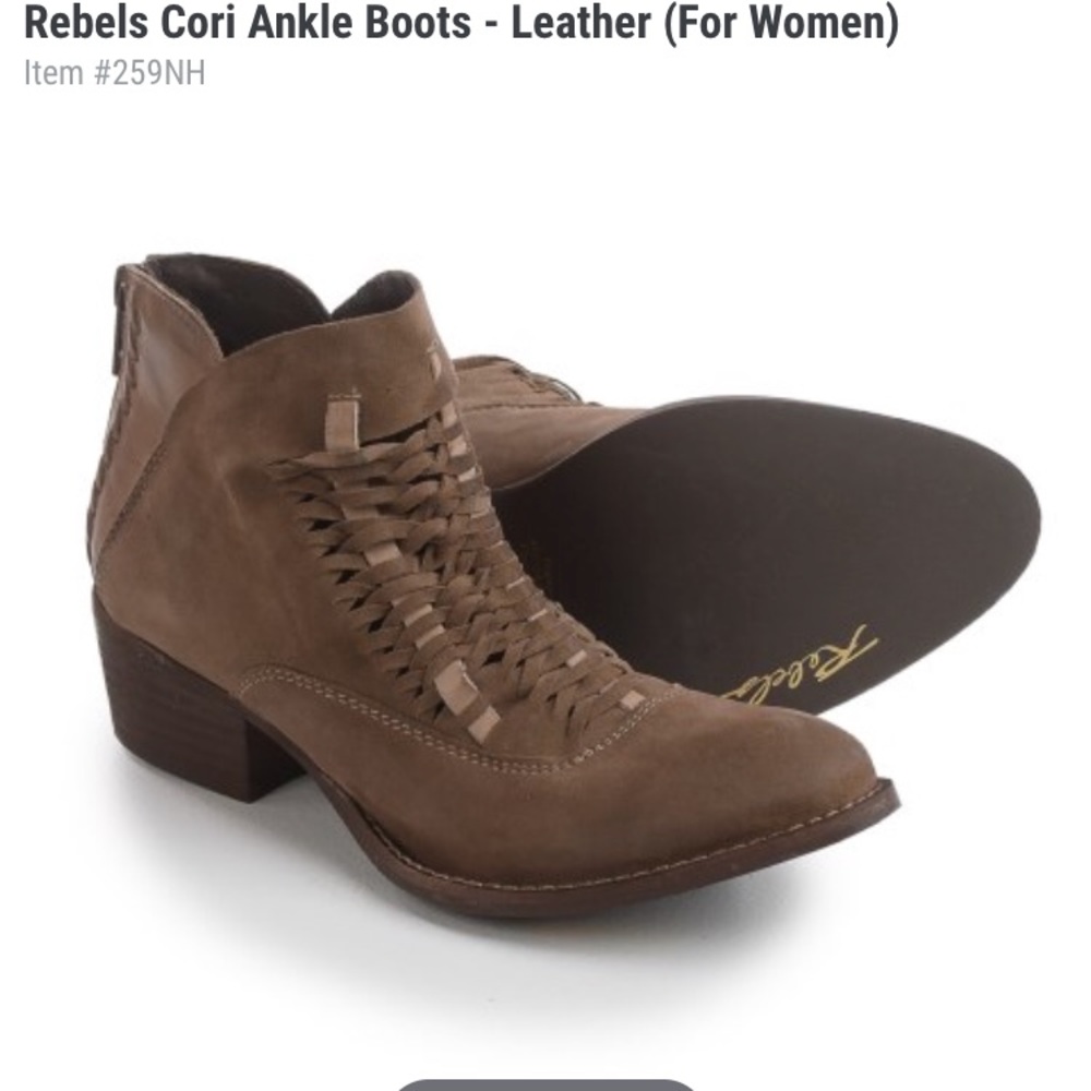 SOLD Rebel "Cori" ankle boots 🤠✨