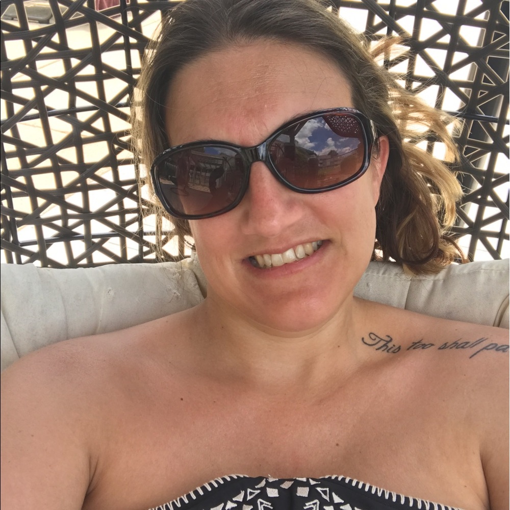 Meet your Posher, Carrie