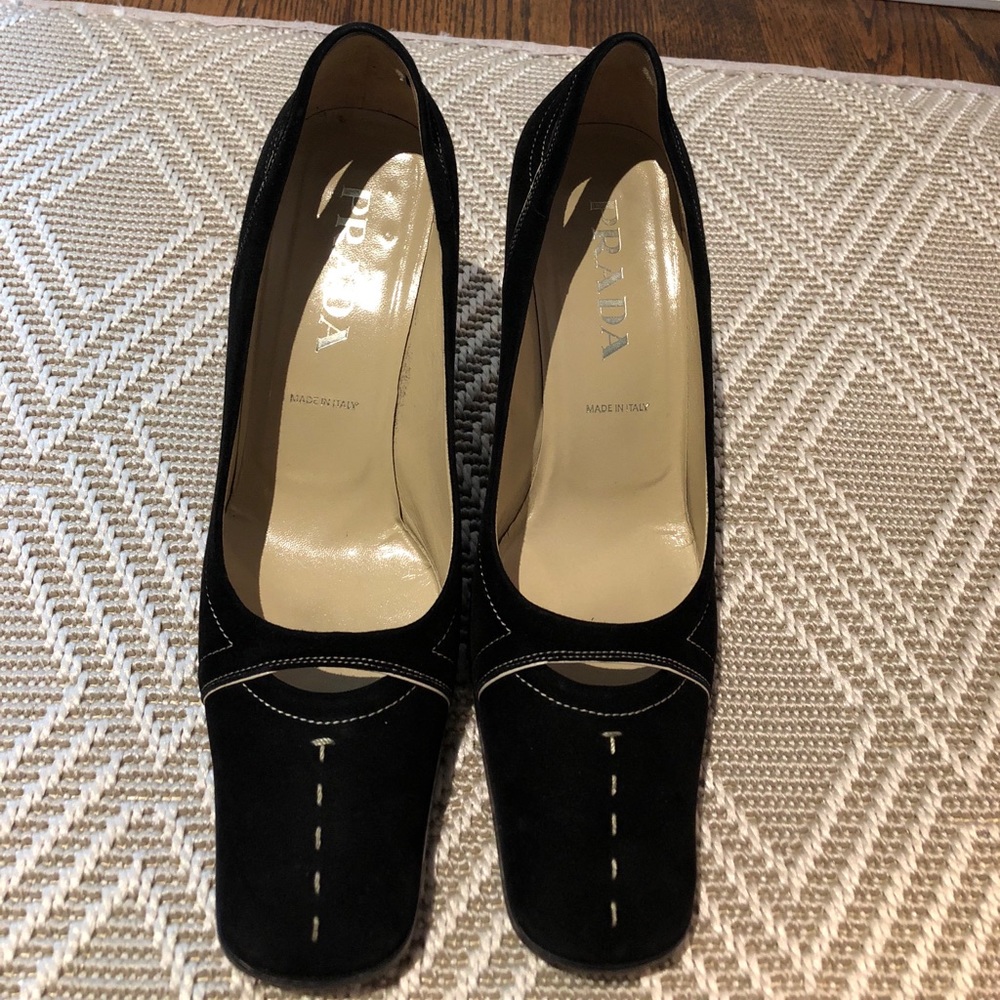 Prada suede pump size 38.5