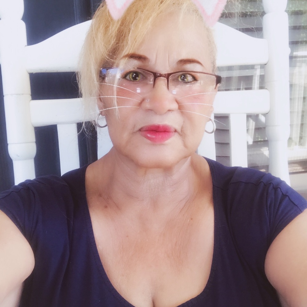 Meet your Posher, Juanita