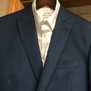 Blue Men's 40R34W Suit w Peak Lapels Never Worn