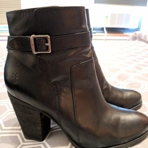 Frye Patty Riding Bootie sz 9