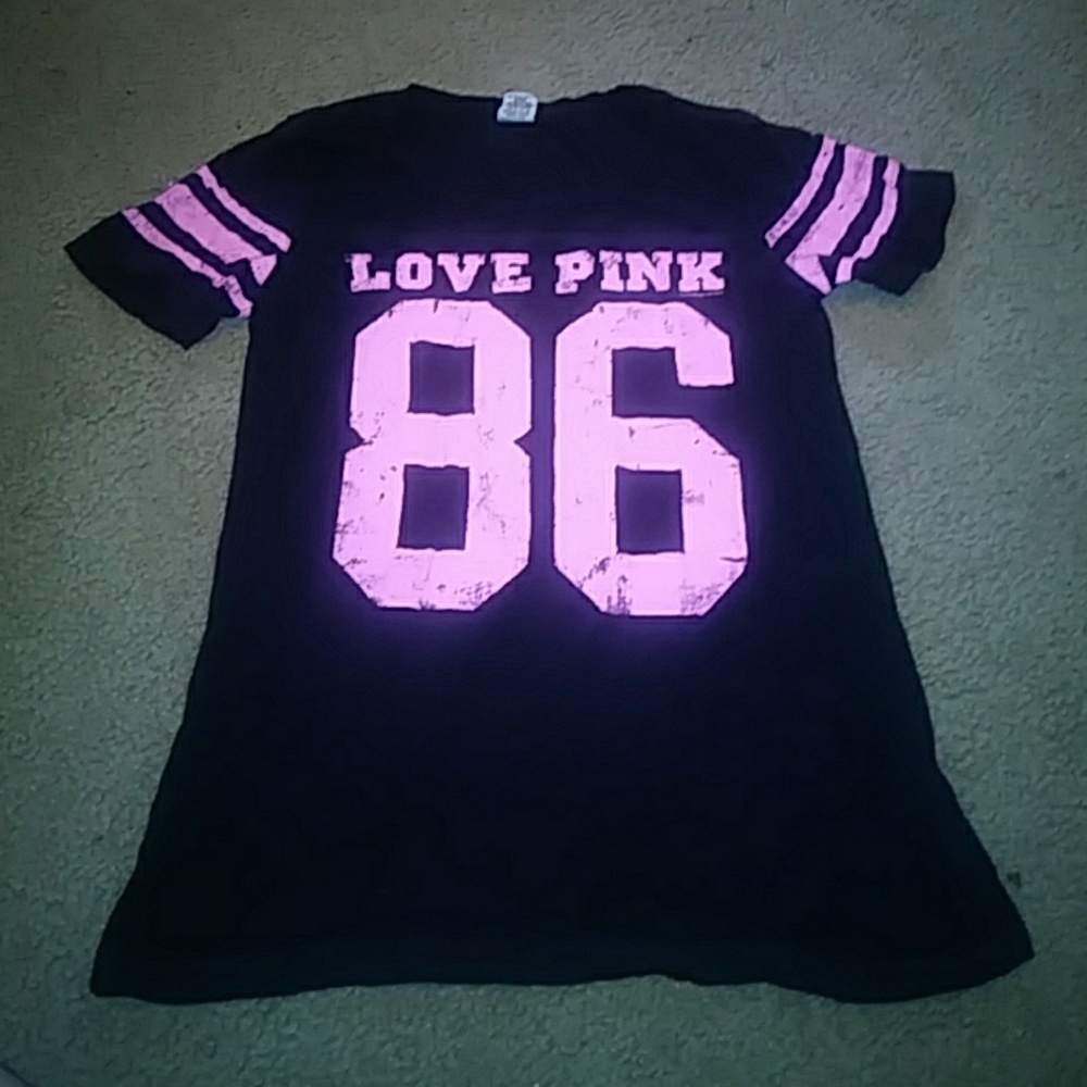 ❤VS PINK TEE❤ NEON PINK Large