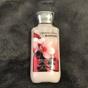 Bath & Body Works body lotion