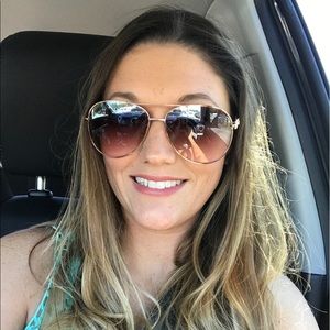 Meet your Posher, Rachel