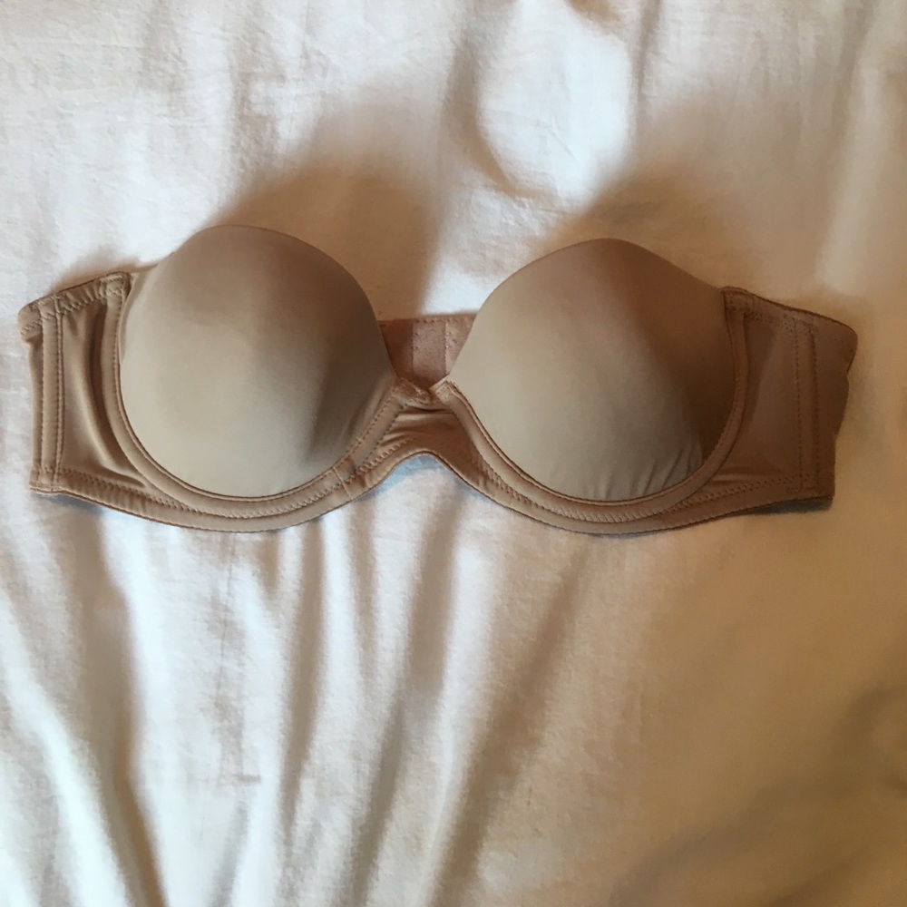 Ellen Tracy tan strapless bra
