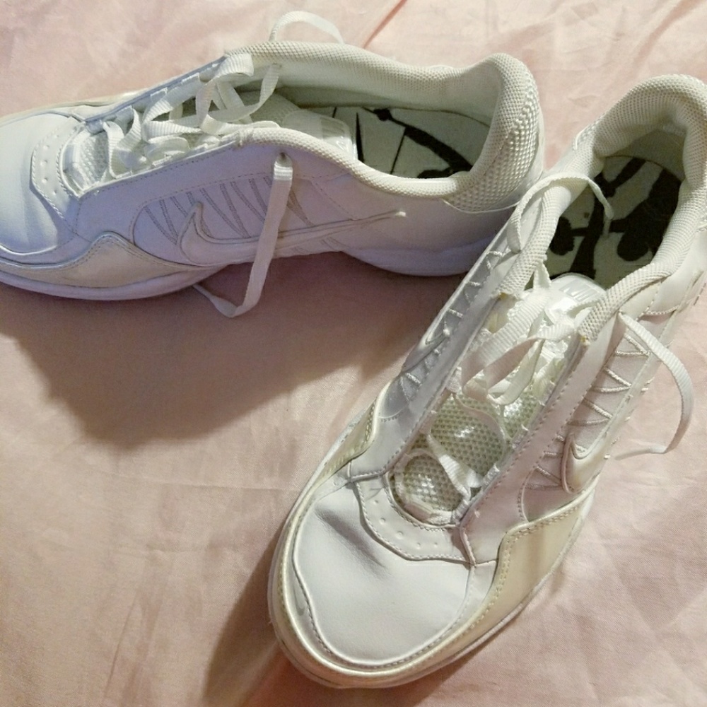 White and light cream air nike sz 6 - Picture 2 of 2