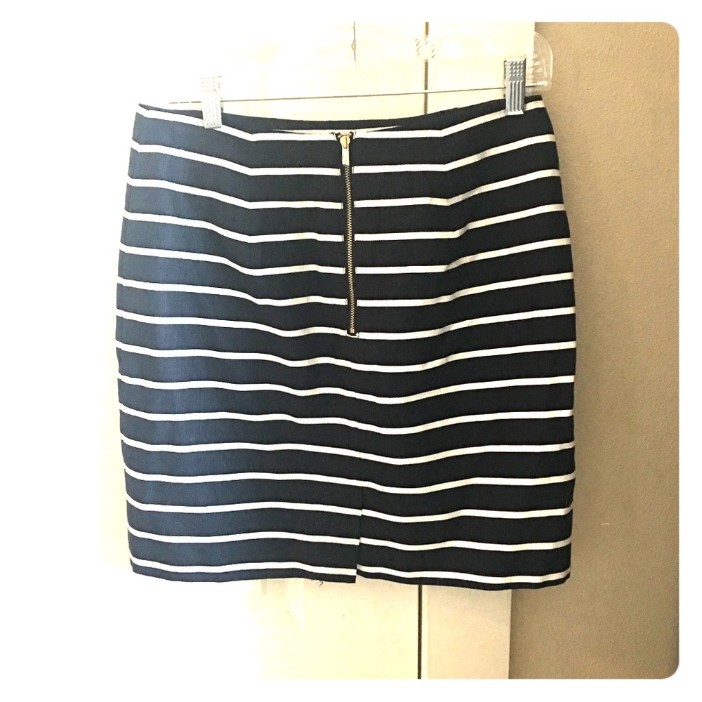 Banana Republic Navy and white striped skirt