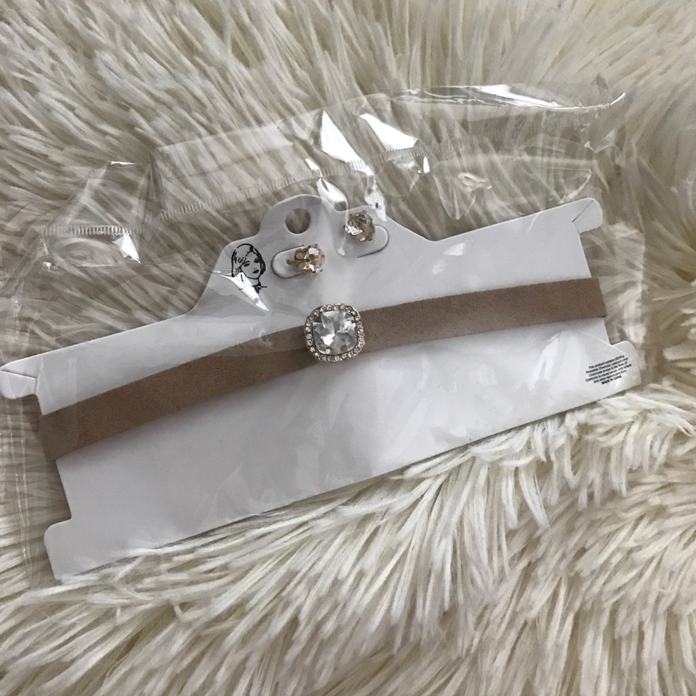 Tan Choker and Stud Earring Set ✨