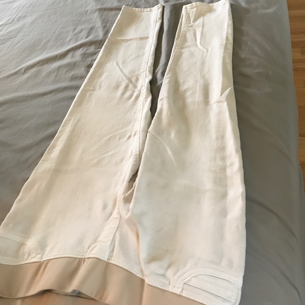 White maternity capris