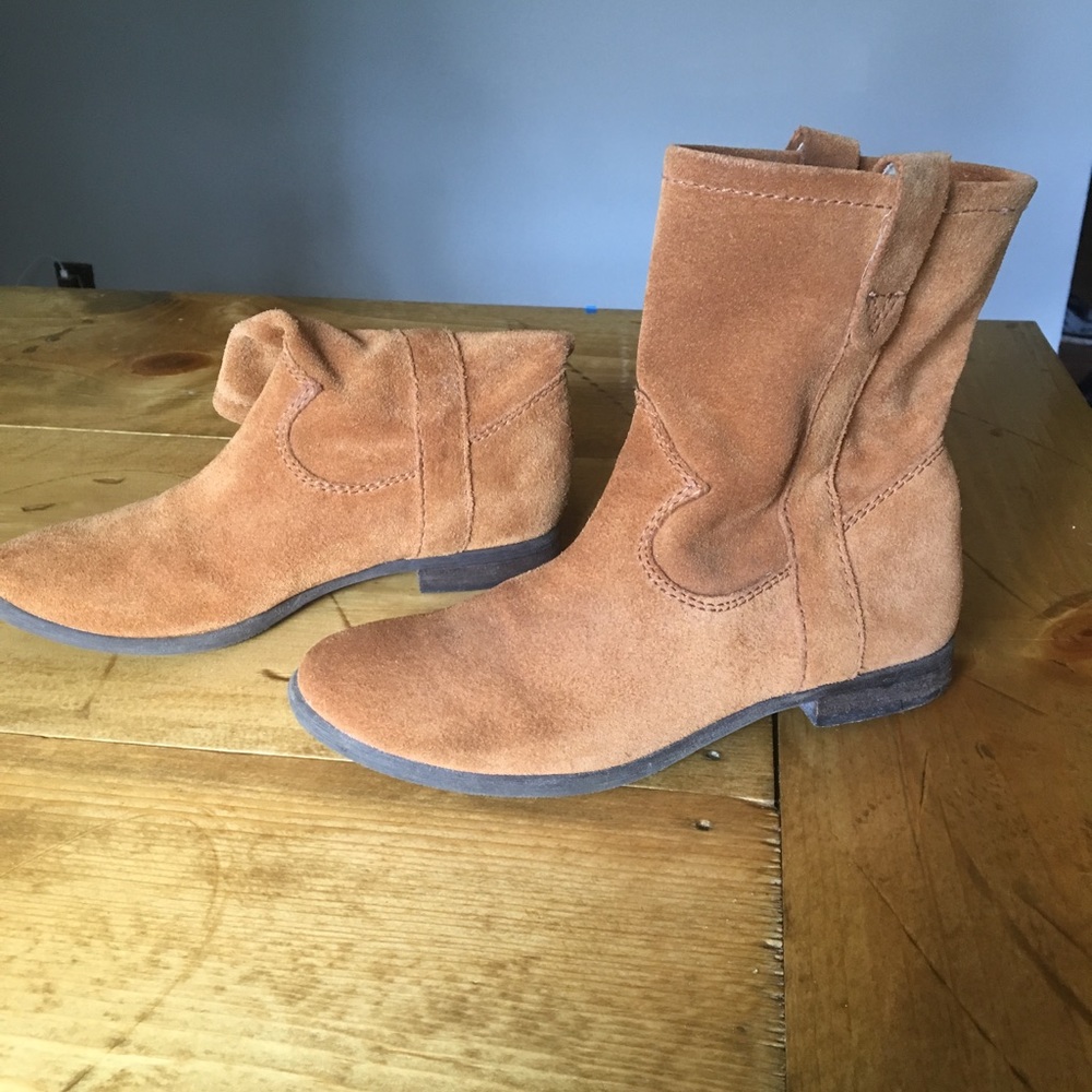 EUC Vince Camuto size 6 boot