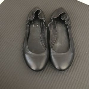 Black BCBG Paris ballet flats