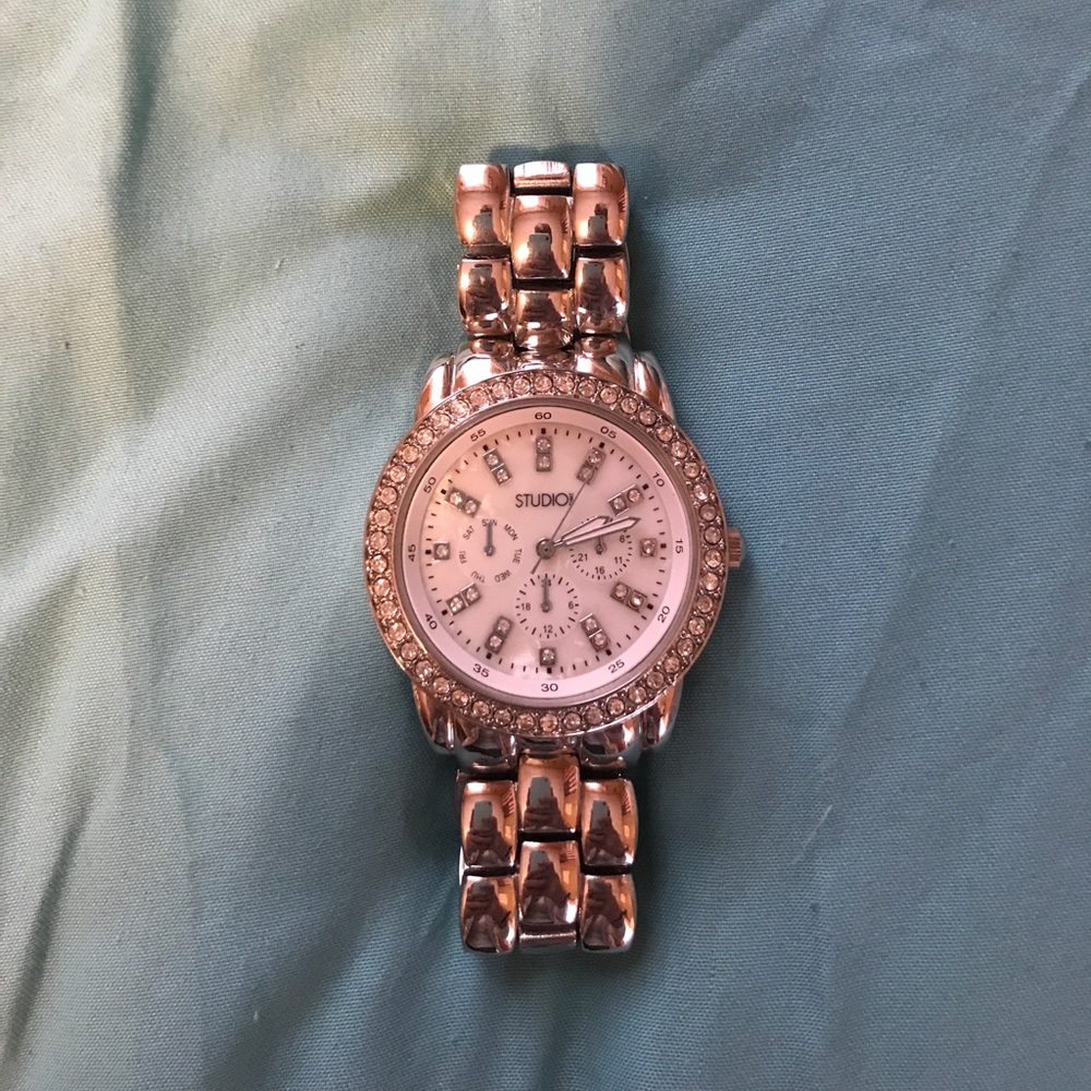 Studio silver watch with diamond outline