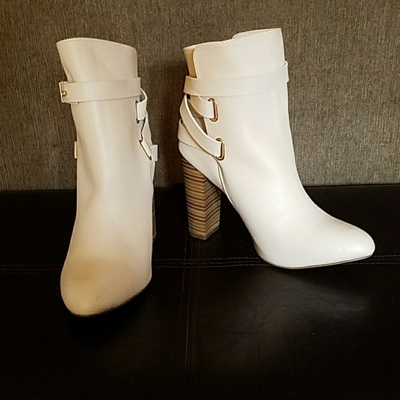 BOOTS - Picture 2 of 8