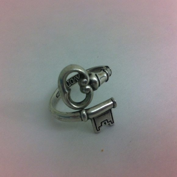 Jewelry - Sterling bent key ring