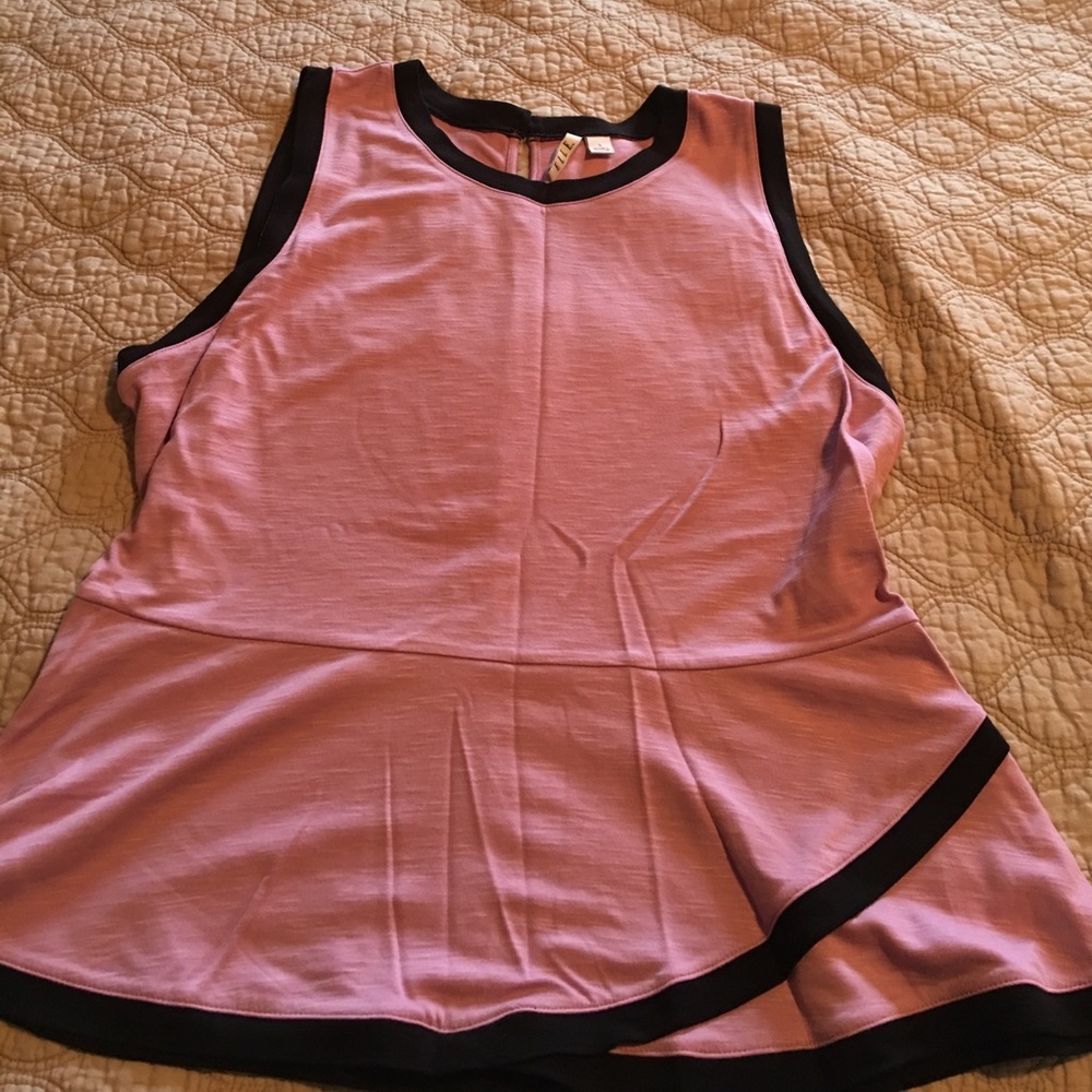 Lg Sleeveless Elle Top