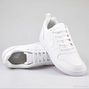 EUC Men's Nike Court Borough Low