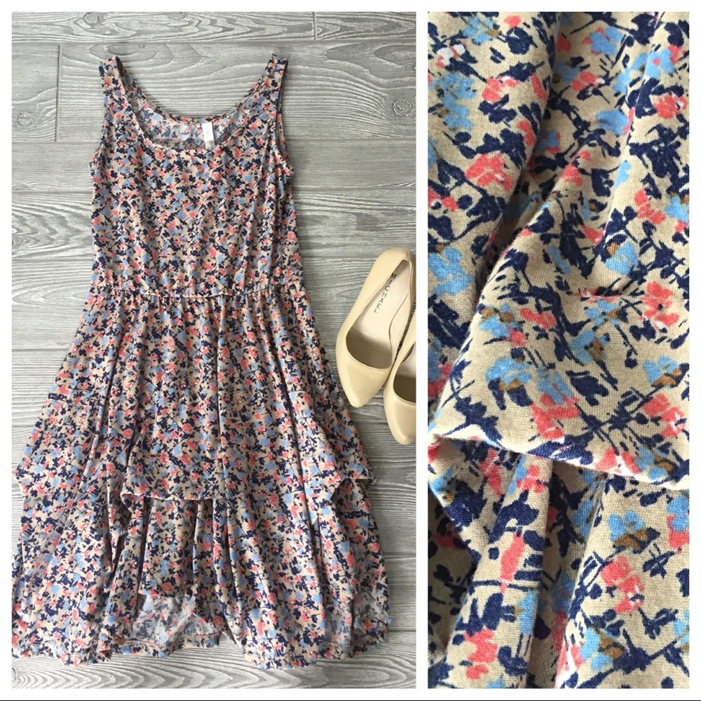 Xhilaration Ruched floral print dress. S.