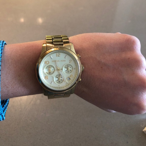 Gold Michael Kors watch - Picture 3 of 5