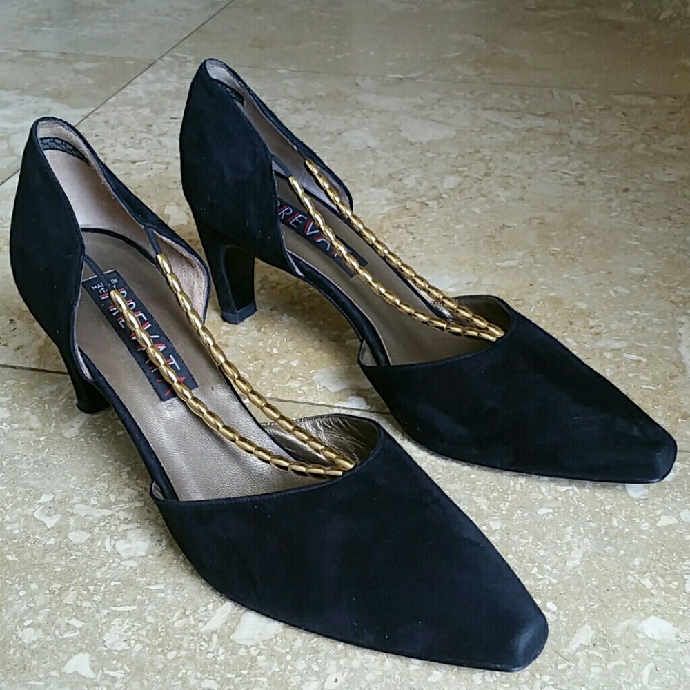 G0rGe0us PrEvAta g0ld StRap puMps - Picture 3 of 11
