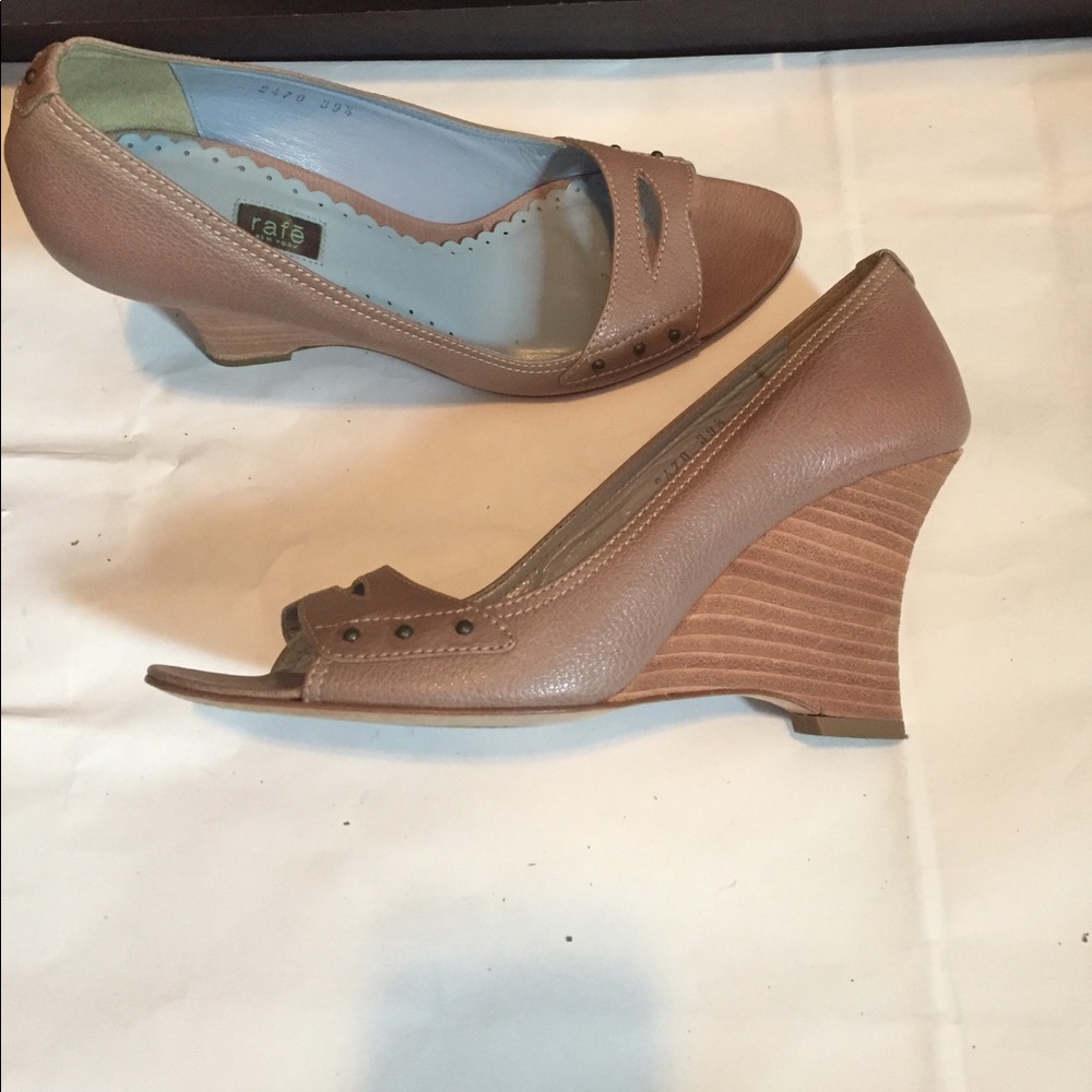 Rafe Wedge - Picture 2 of 4