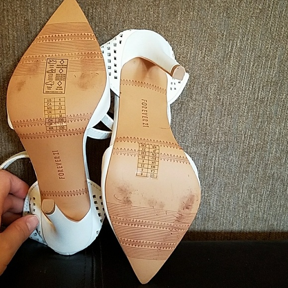 White heels - Picture 3 of 3