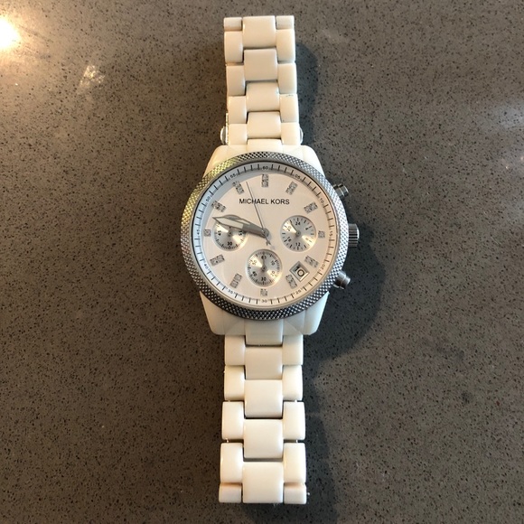White Michael Kors watch - Picture 2 of 5