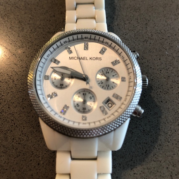 White Michael Kors watch - Picture 3 of 5