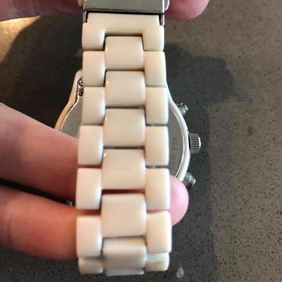 White Michael Kors watch - Picture 5 of 5