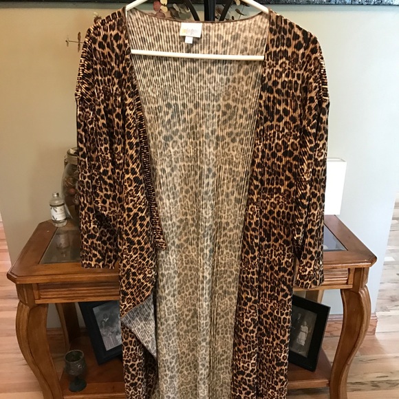 NWT LuLaRoe Shirley, Sz Med, Leopard UNICORN Print