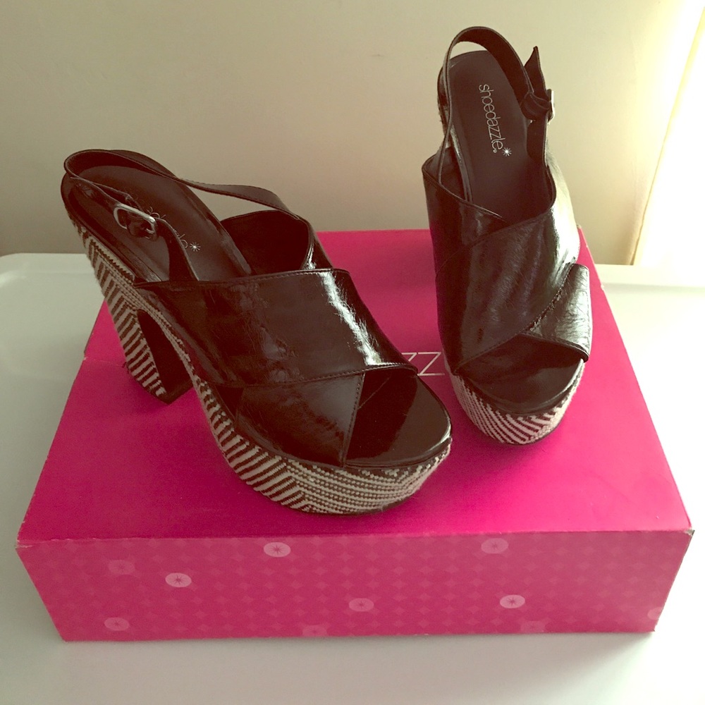 ⏰Cute LNIB - shoe dazzle platforms⏰