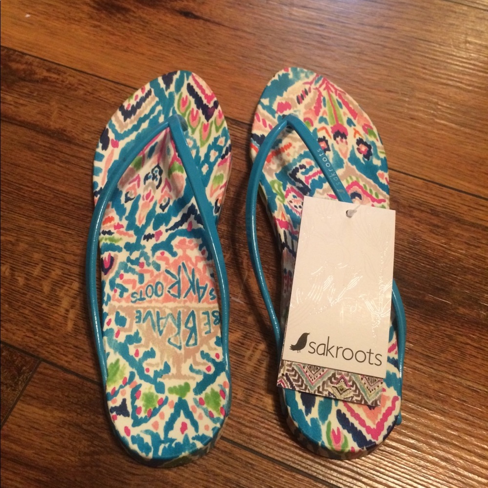NWT Sakroots flip flops!