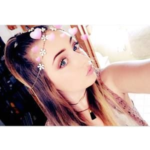 Meet your Posher, Carly-shea