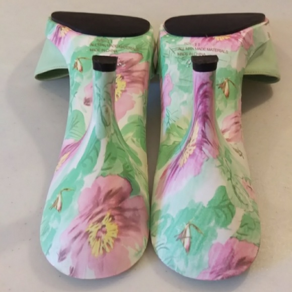 Qupid 11 mint green and pink 4 inch heel slide - Picture 4 of 5