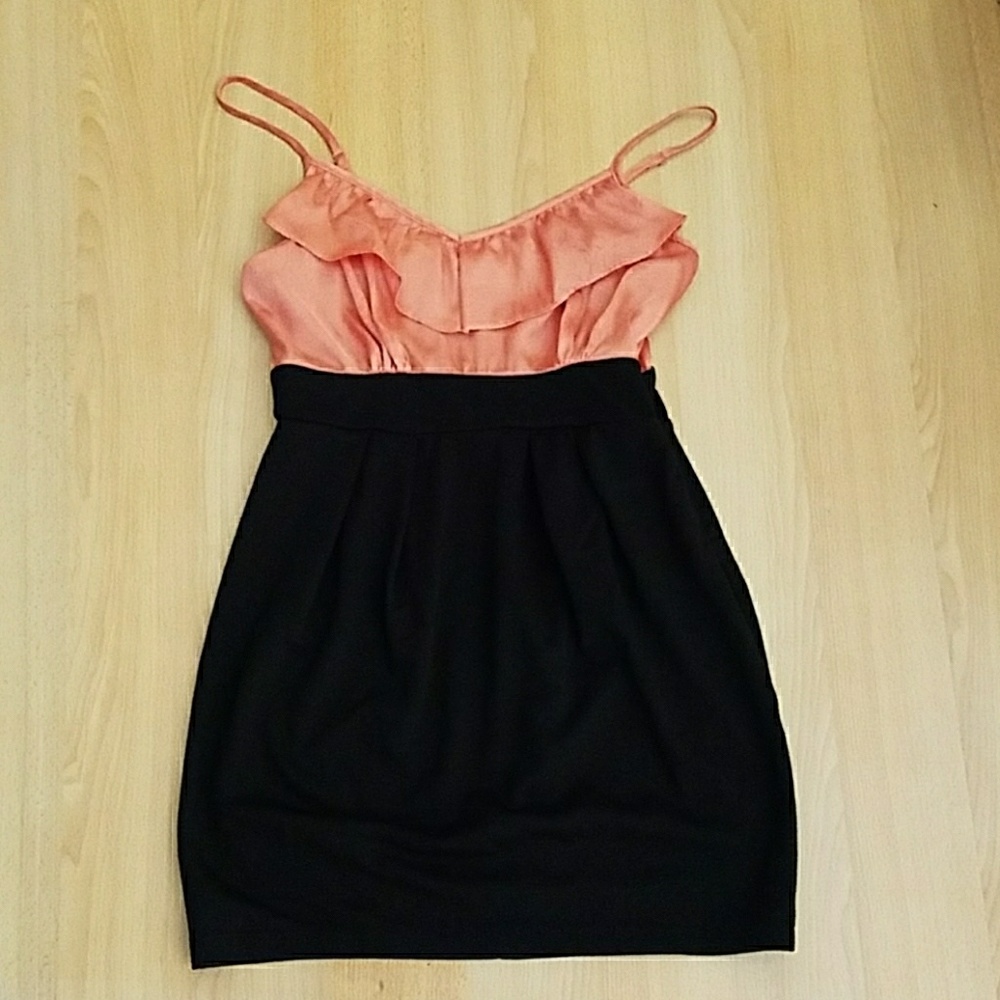 Dress - Picture 1 of 1