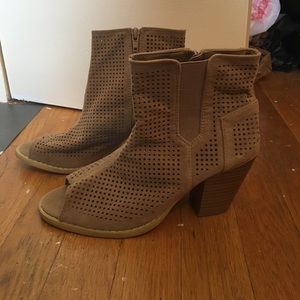 Peep toe booties!