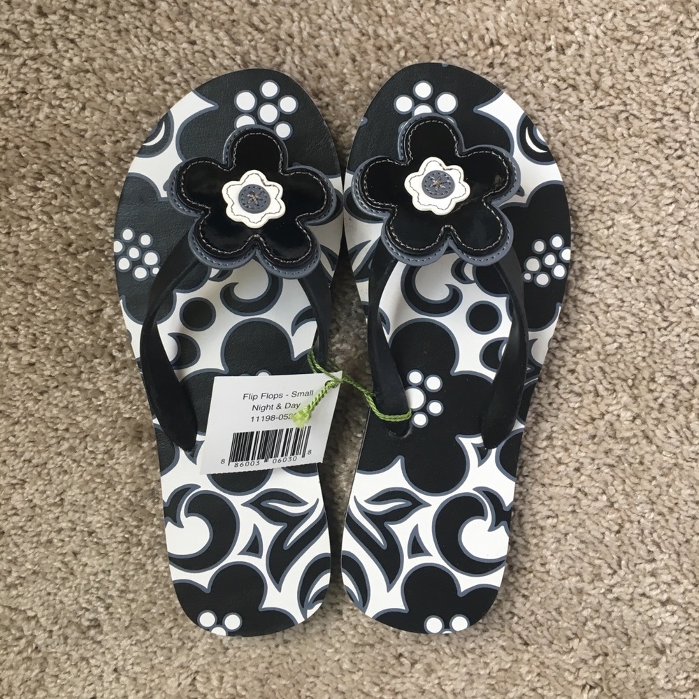 VERA BRADLEY flip flops
