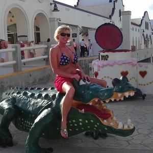 Meet your Posher, Toni